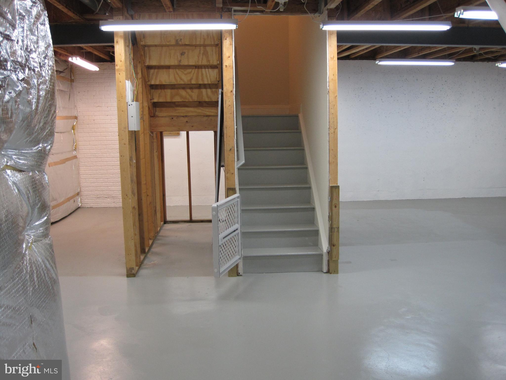 BELMONT LAND BAY - Residential Lease