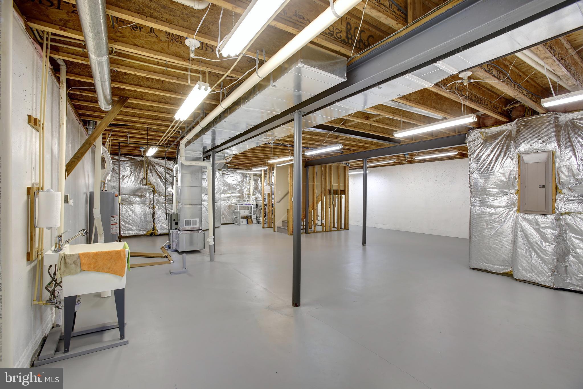 BELMONT LAND BAY - Residential Lease