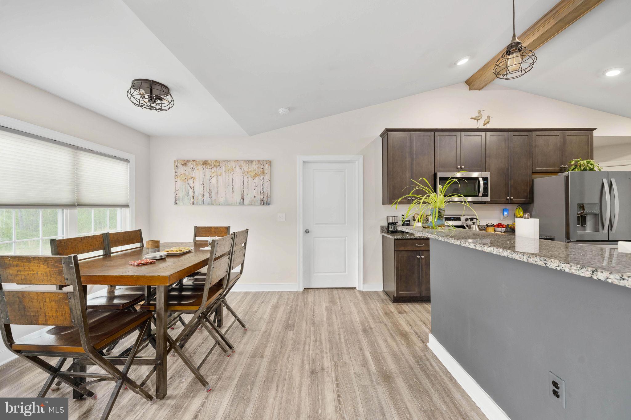 EQUESTRIAN LANDING - Residential