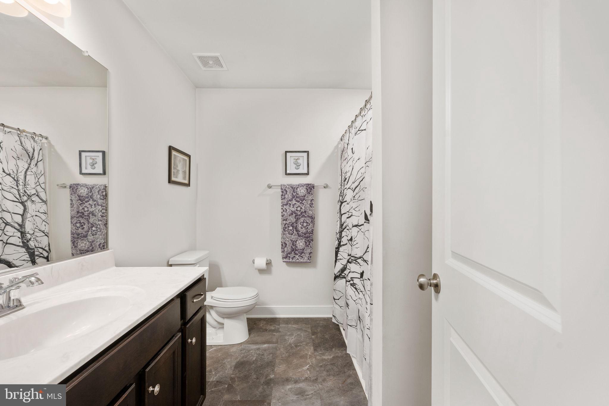 EQUESTRIAN LANDING - Residential
