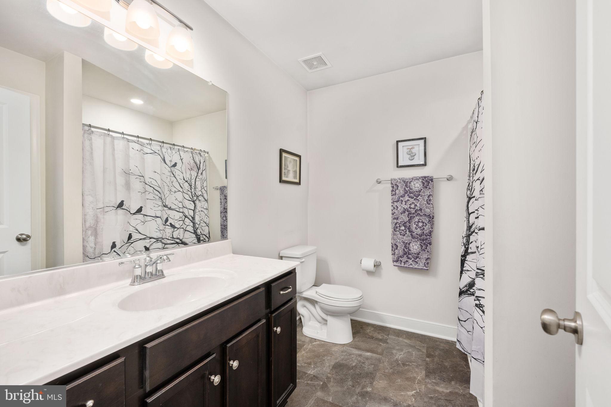 EQUESTRIAN LANDING - Residential