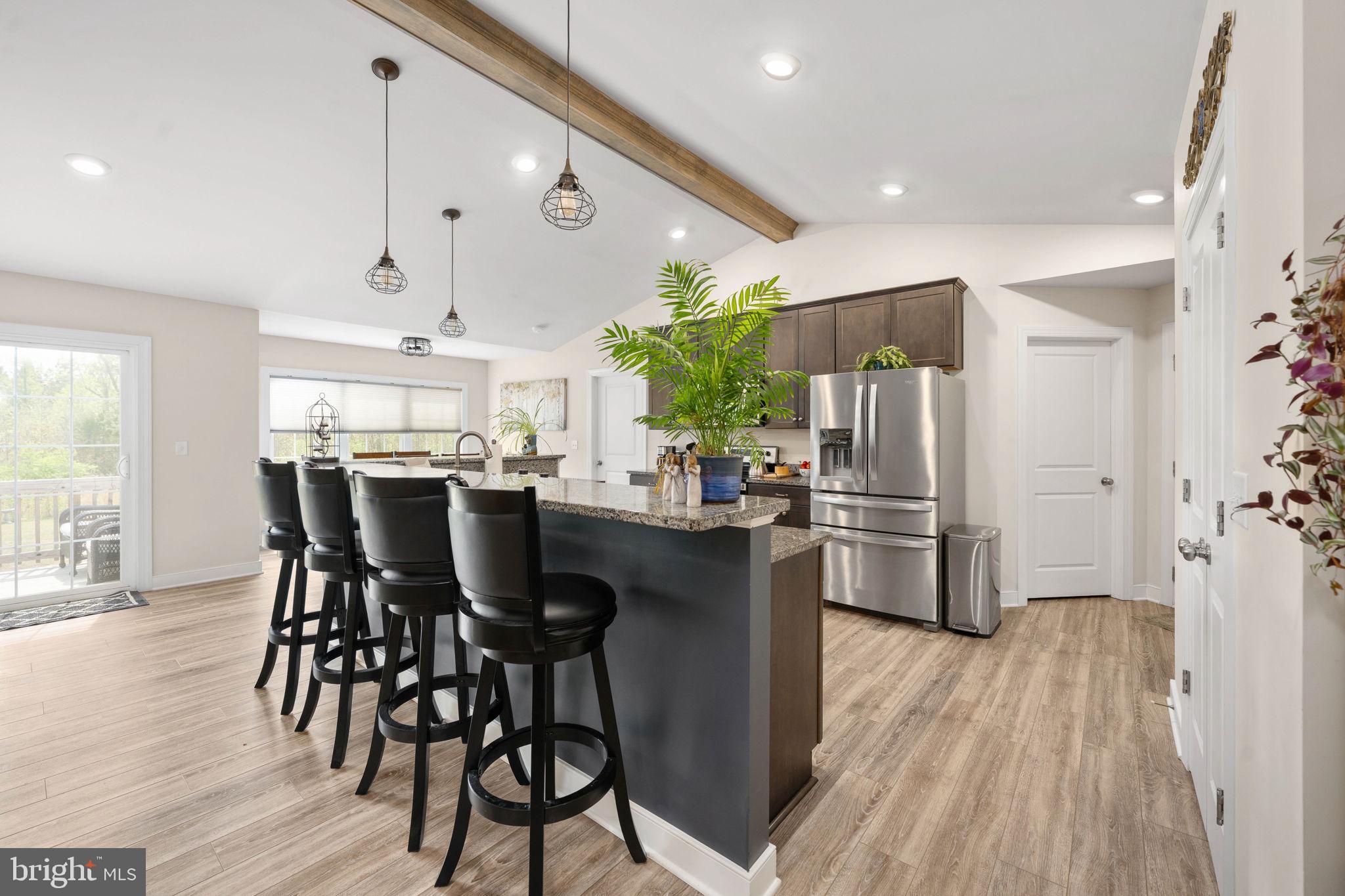 EQUESTRIAN LANDING - Residential
