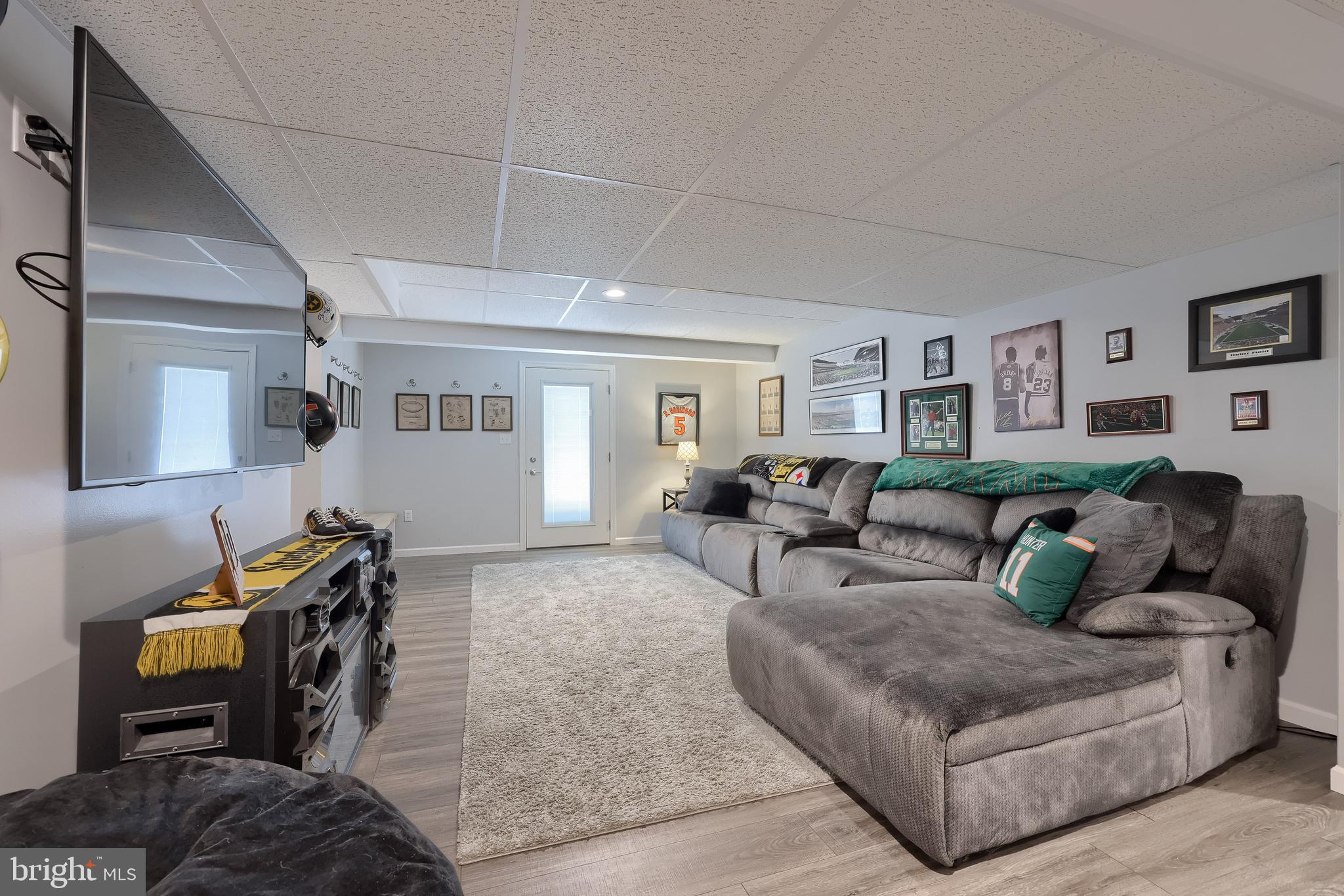 COVEY RUN - Residential
