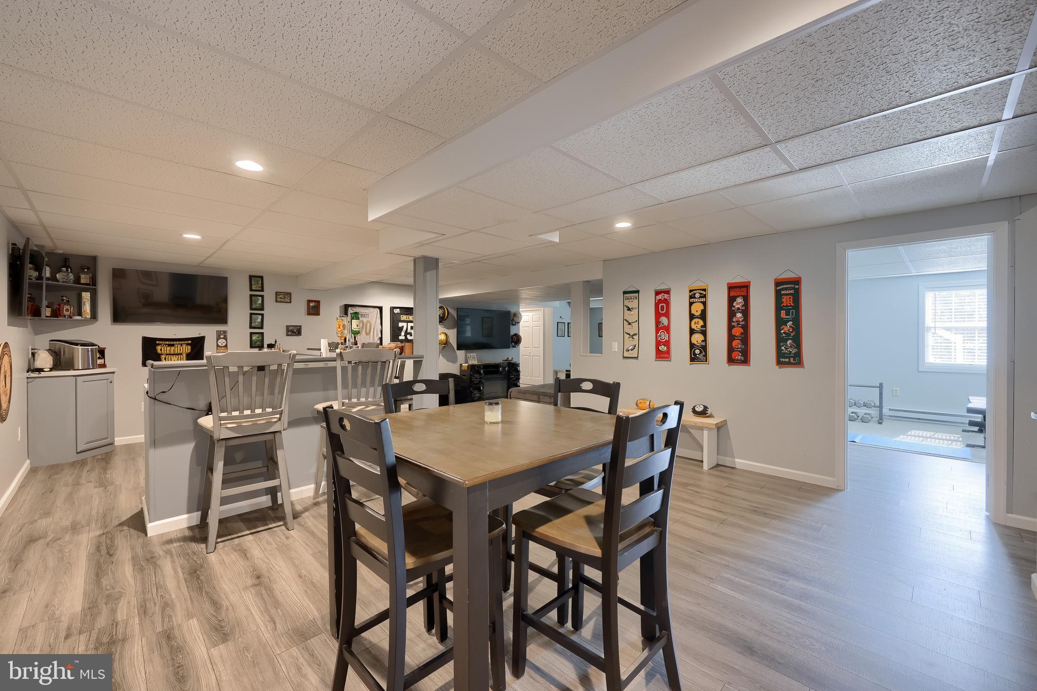 COVEY RUN - Residential