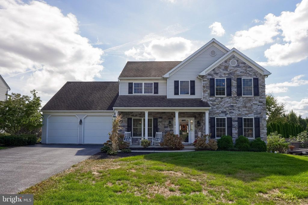 Photo of 119 Julia Lane, MANHEIM, PA 17545 (MLS # PALA2088528)