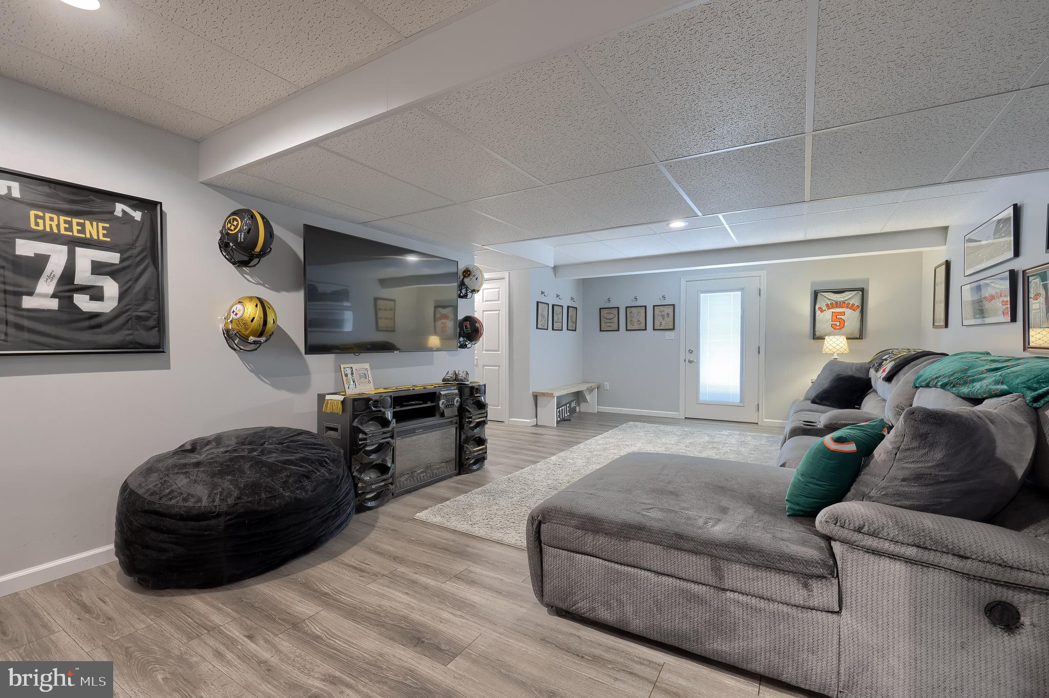 COVEY RUN - Residential