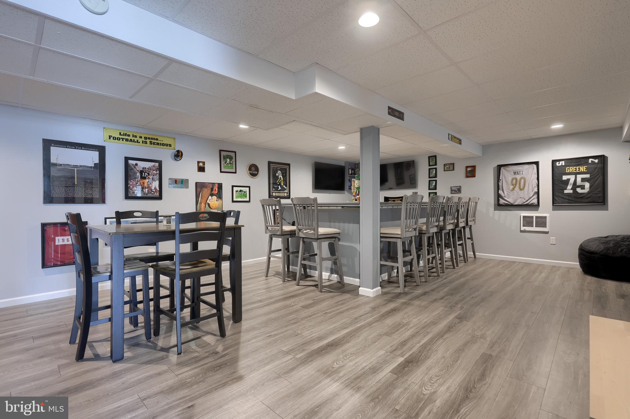COVEY RUN - Residential