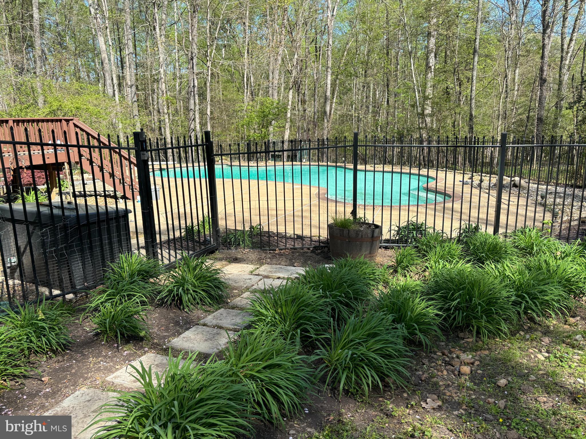 WINDSOR FOREST - Residential