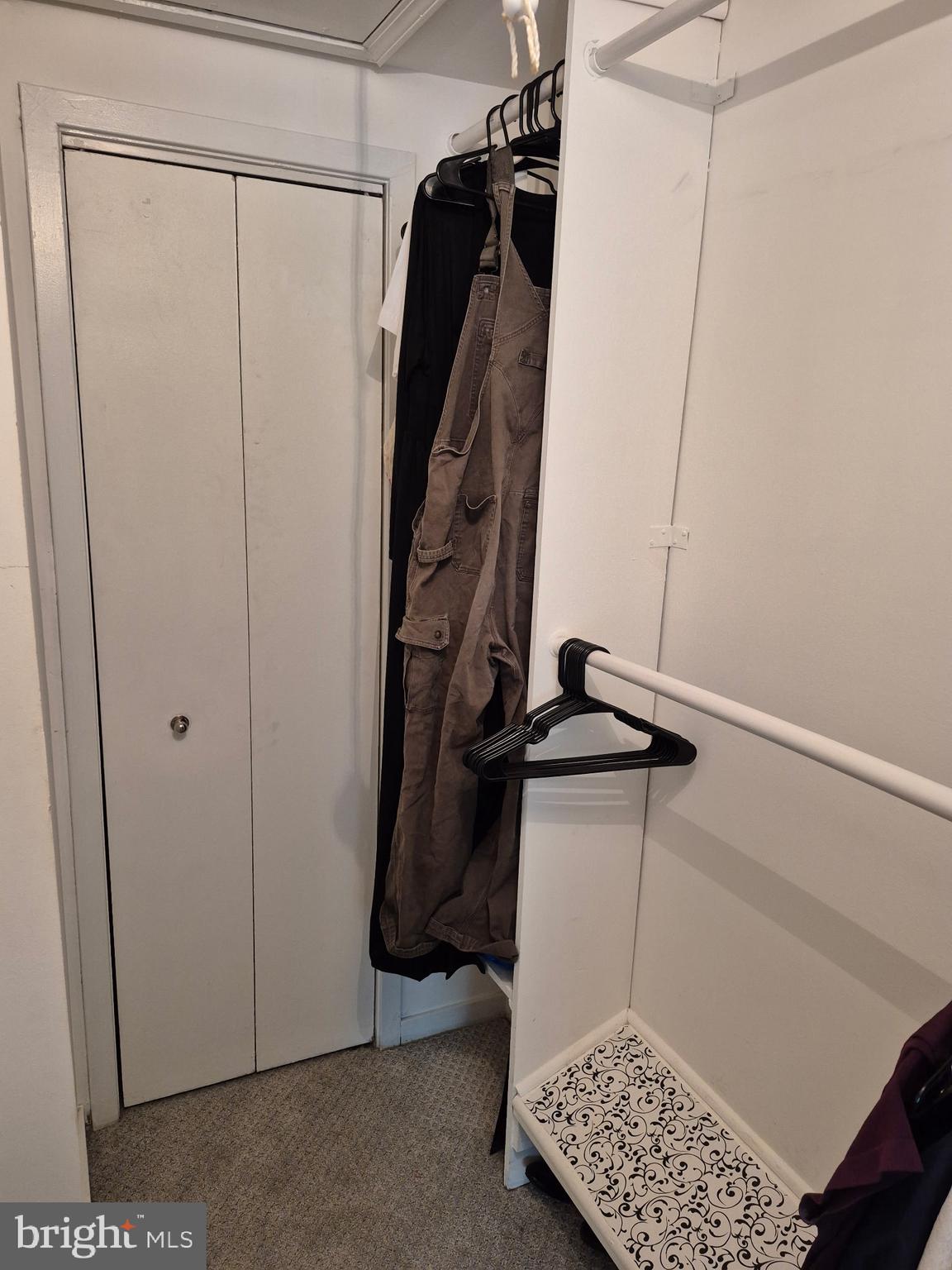 CHRISTOPHER COURT - Residential Lease