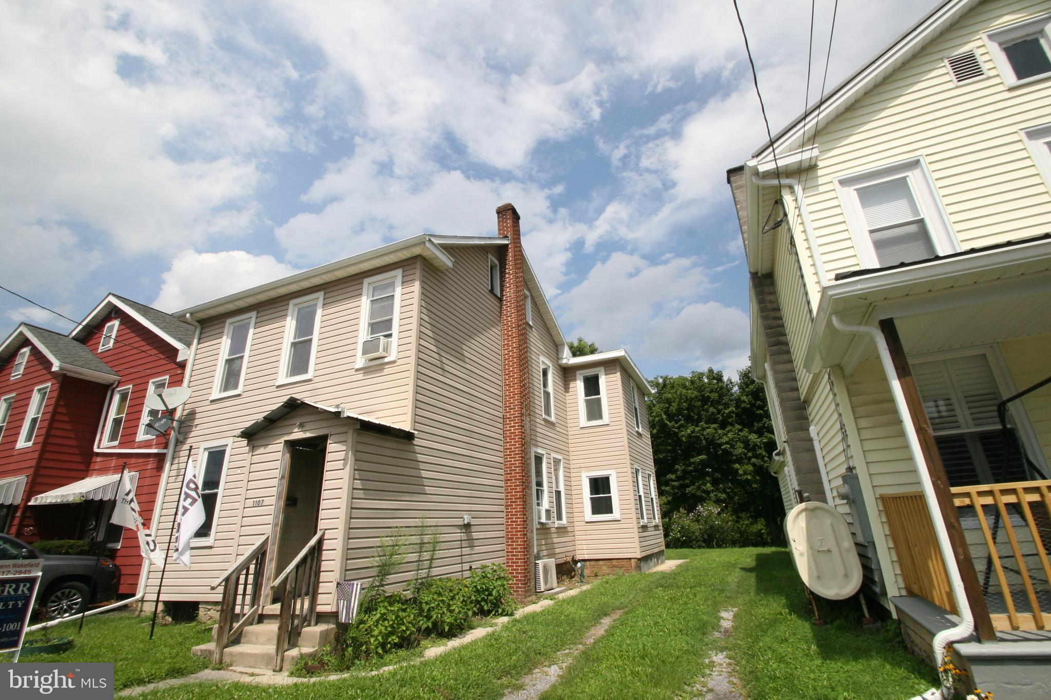 1107 PIKE STREET