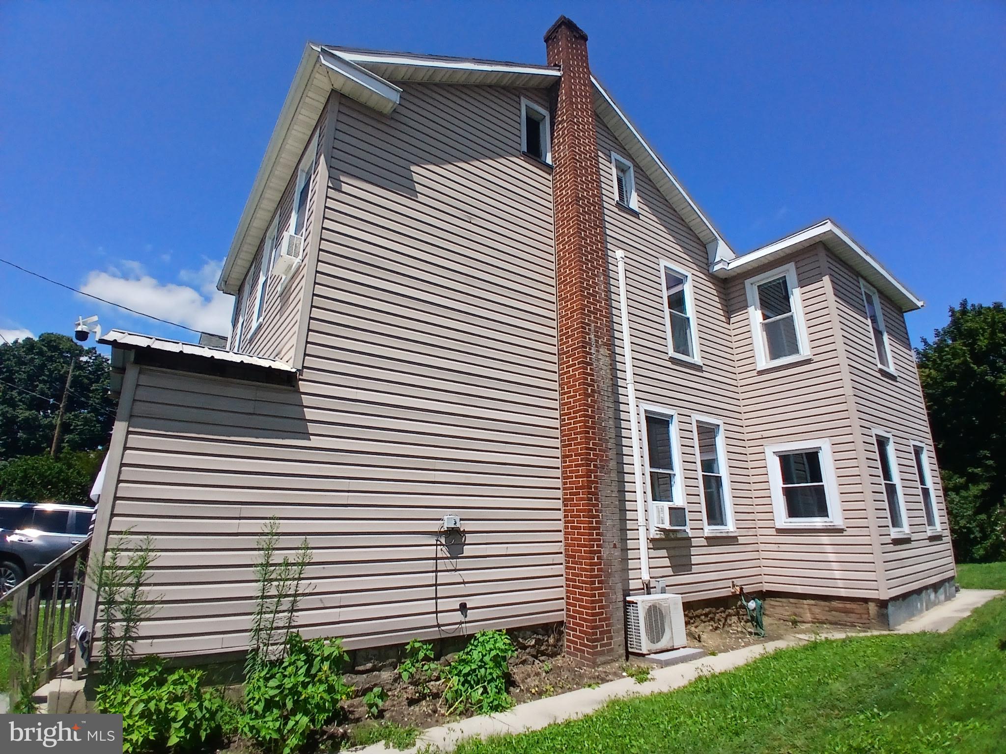 1107 PIKE STREET