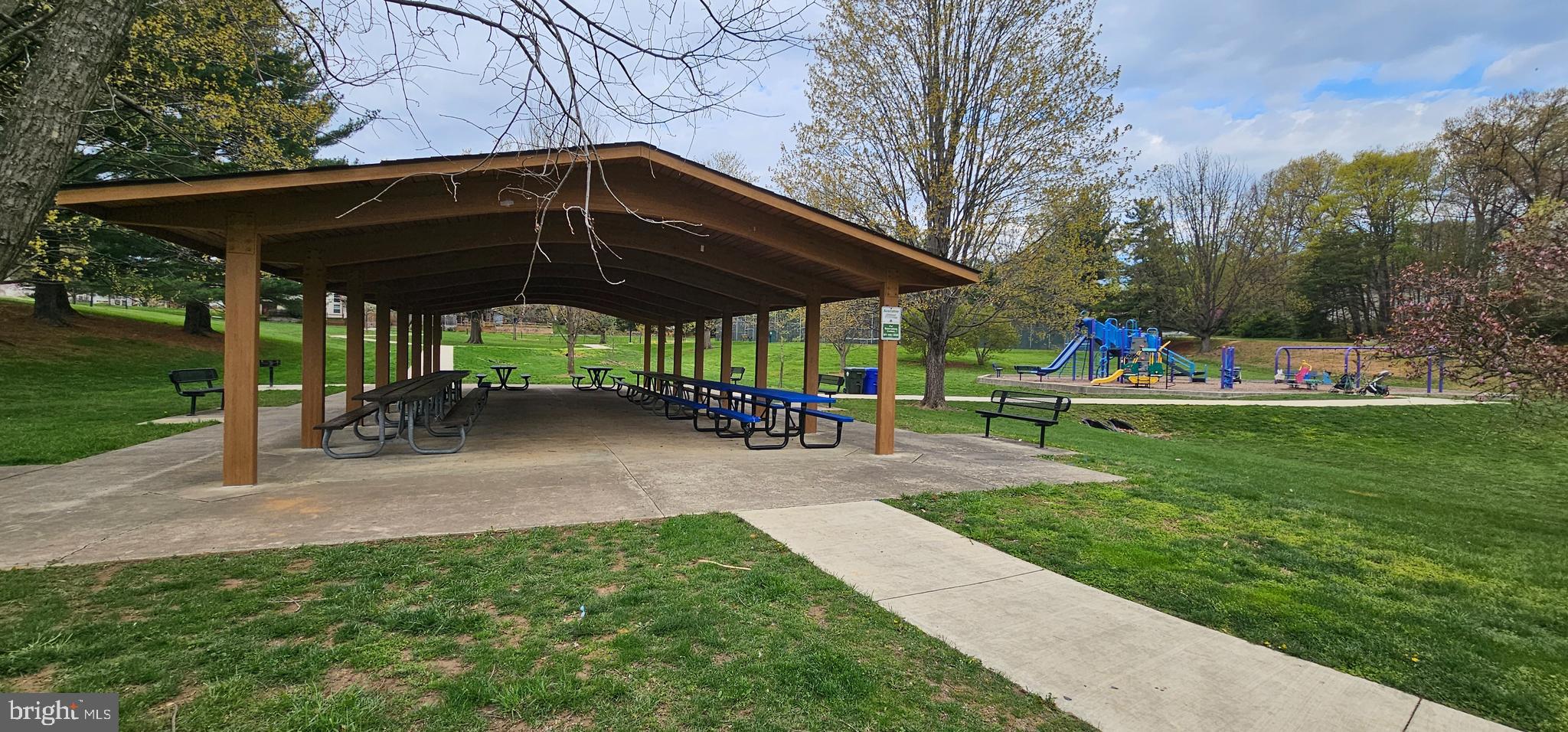 DERWOOD - Residential