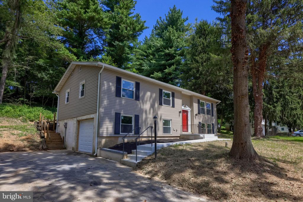 Photo of 7 Dogwood Lane, WILLOW STREET, PA 17584 (MLS # PALA2074850)