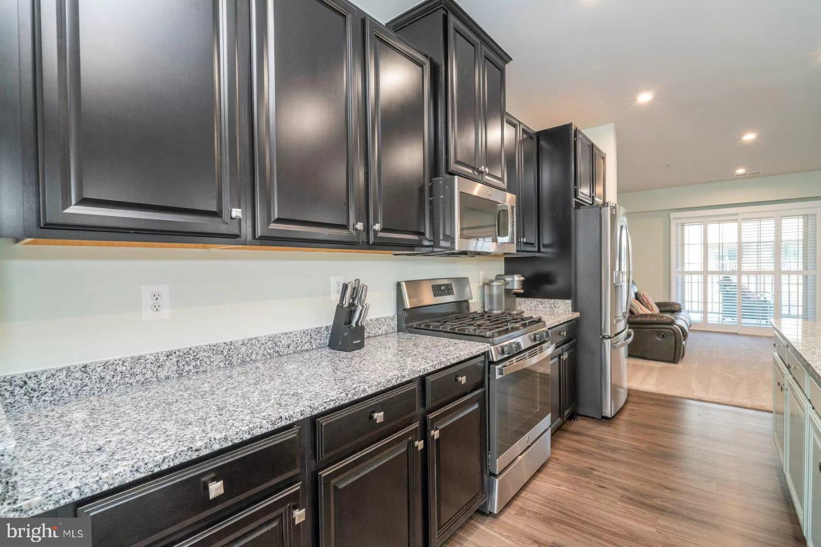 OAKDALE VILLAGE - Residential Lease