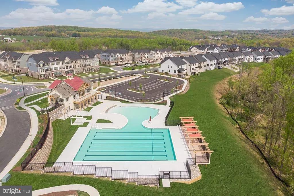 OAKDALE VILLAGE - Residential Lease