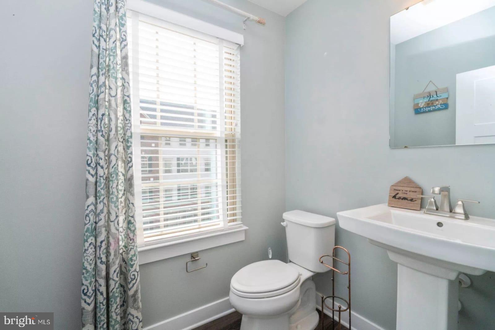 OAKDALE VILLAGE - Residential Lease