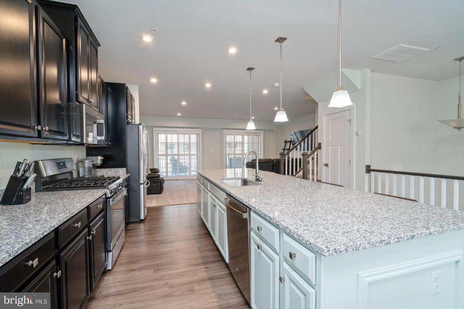 OAKDALE VILLAGE - Residential Lease