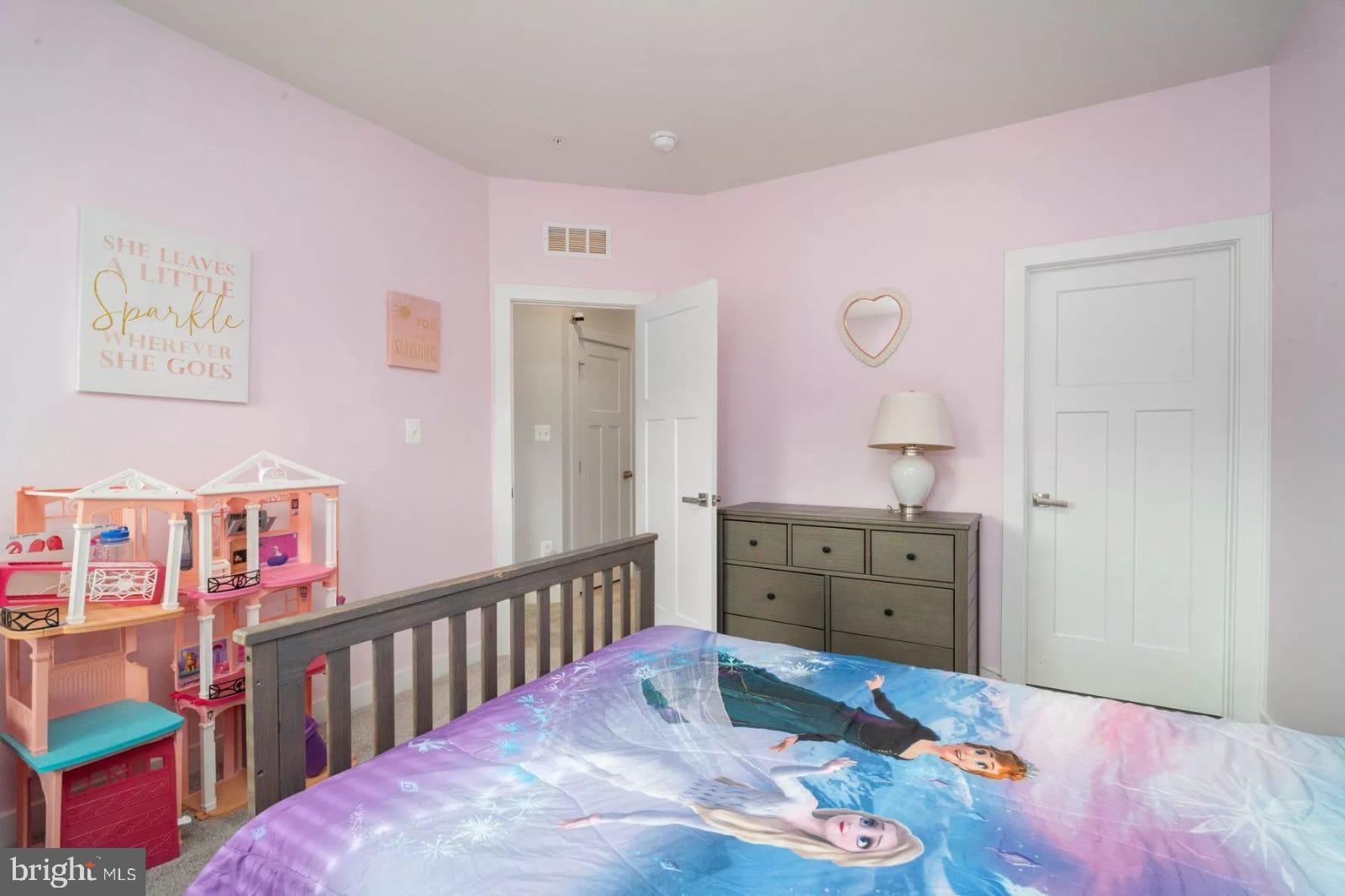 OAKDALE VILLAGE - Residential Lease