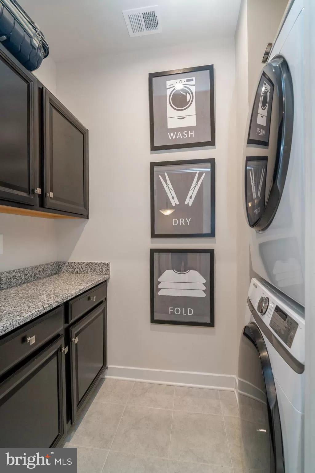 OAKDALE VILLAGE - Residential Lease