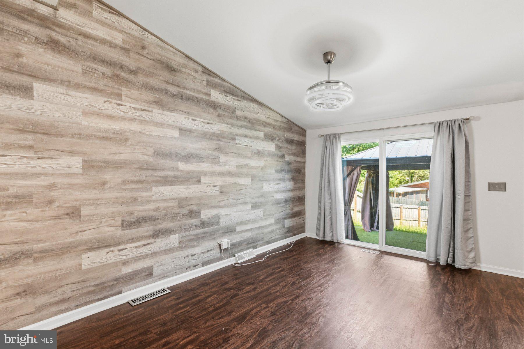 SCOTTS HILL - Residential