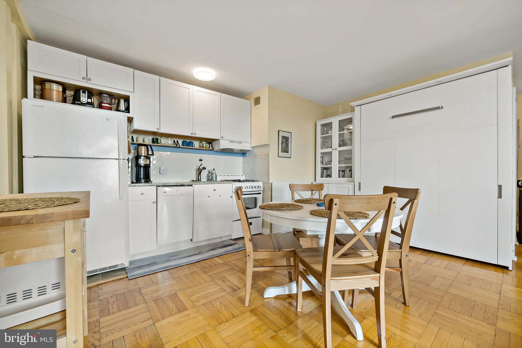 ART MUSEUM AREA - Residential Lease