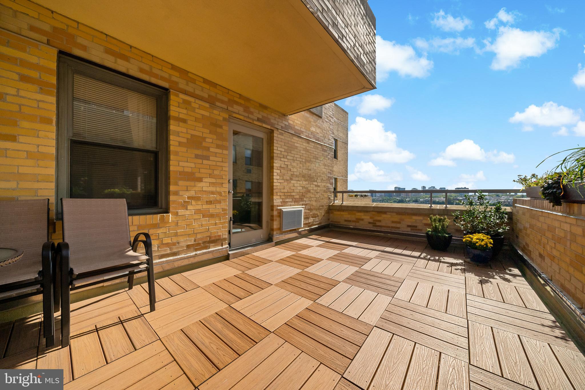 ART MUSEUM AREA - Residential Lease