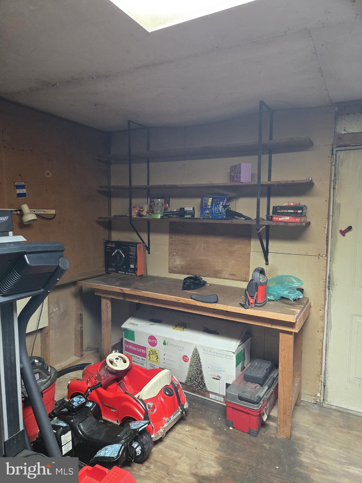 HOUGHLIN LANE - Residential