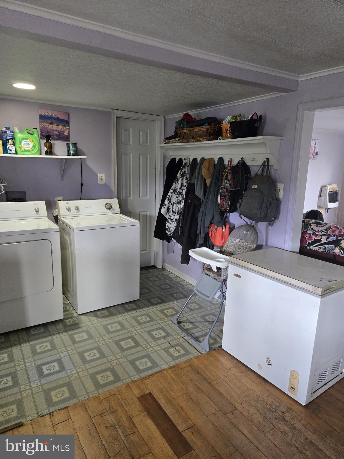 HOUGHLIN LANE - Residential