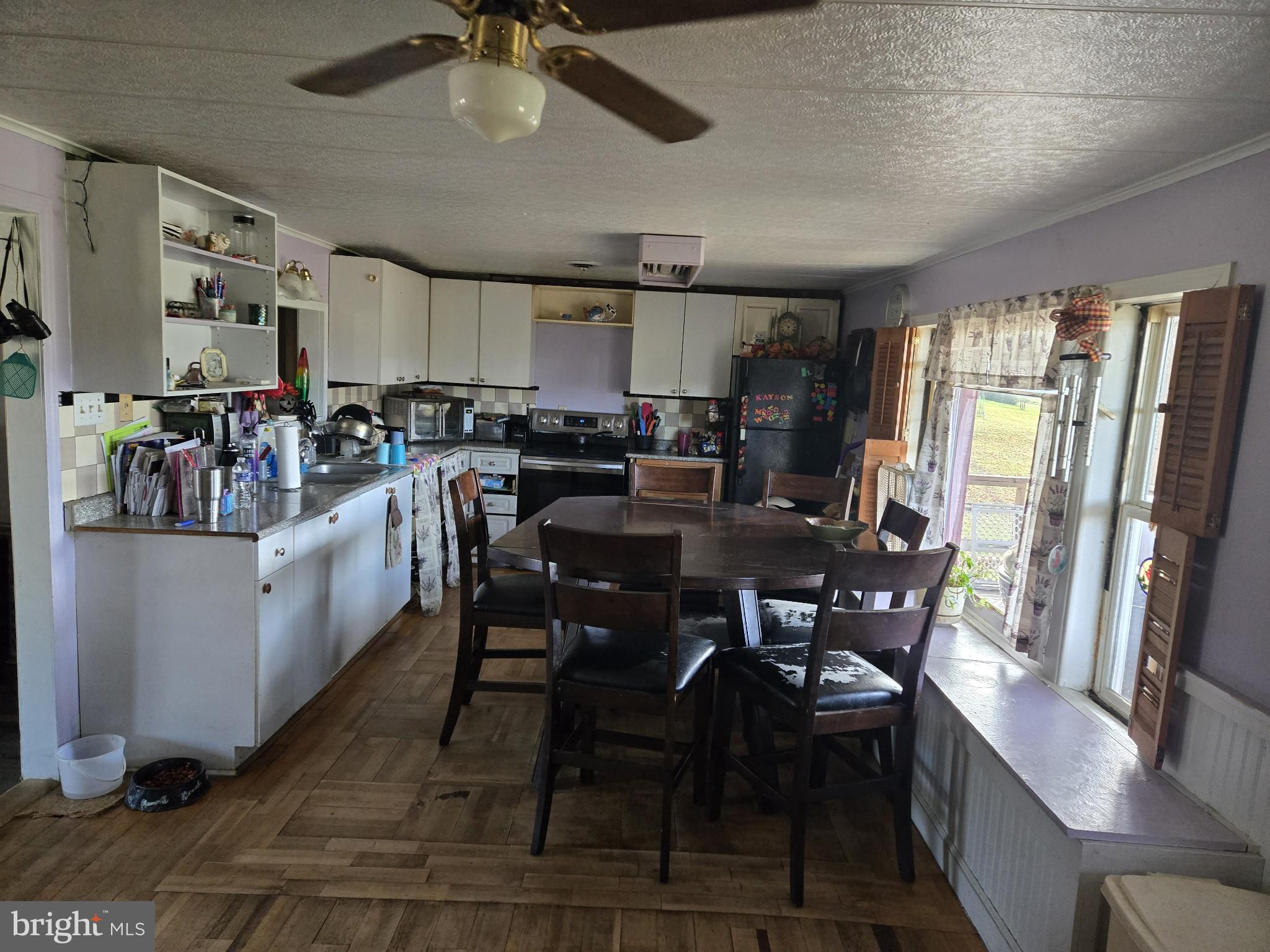 HOUGHLIN LANE - Residential