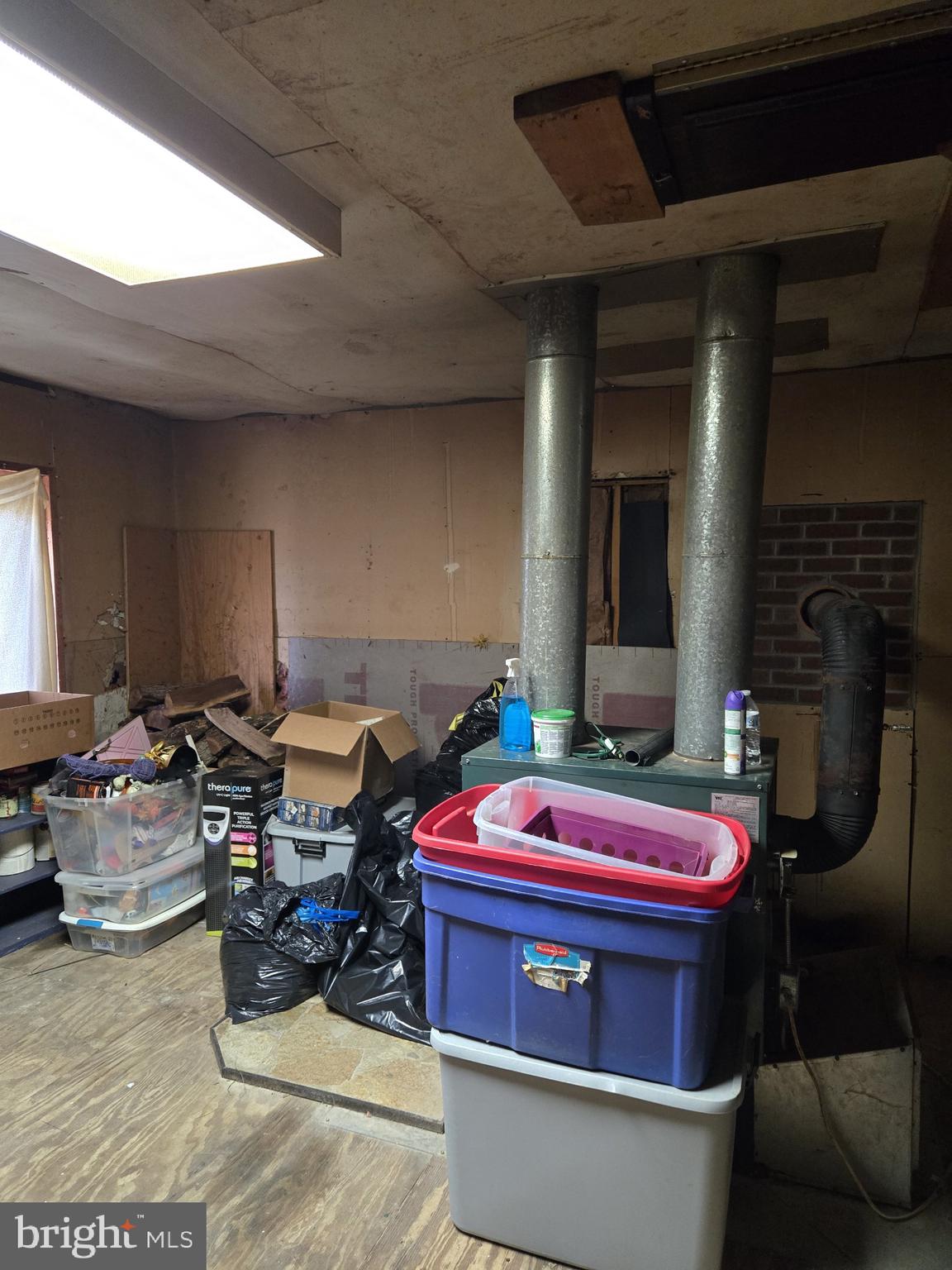 HOUGHLIN LANE - Residential