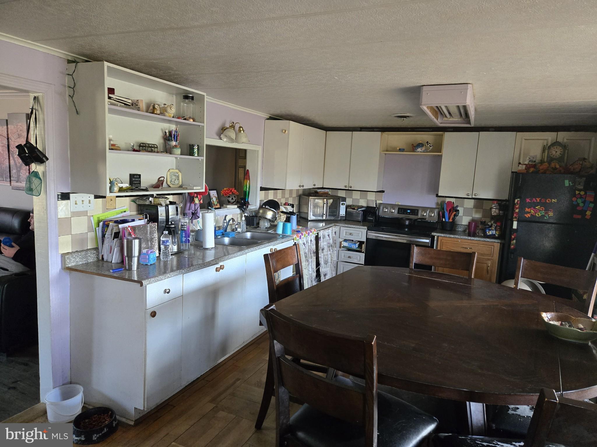 HOUGHLIN LANE - Residential