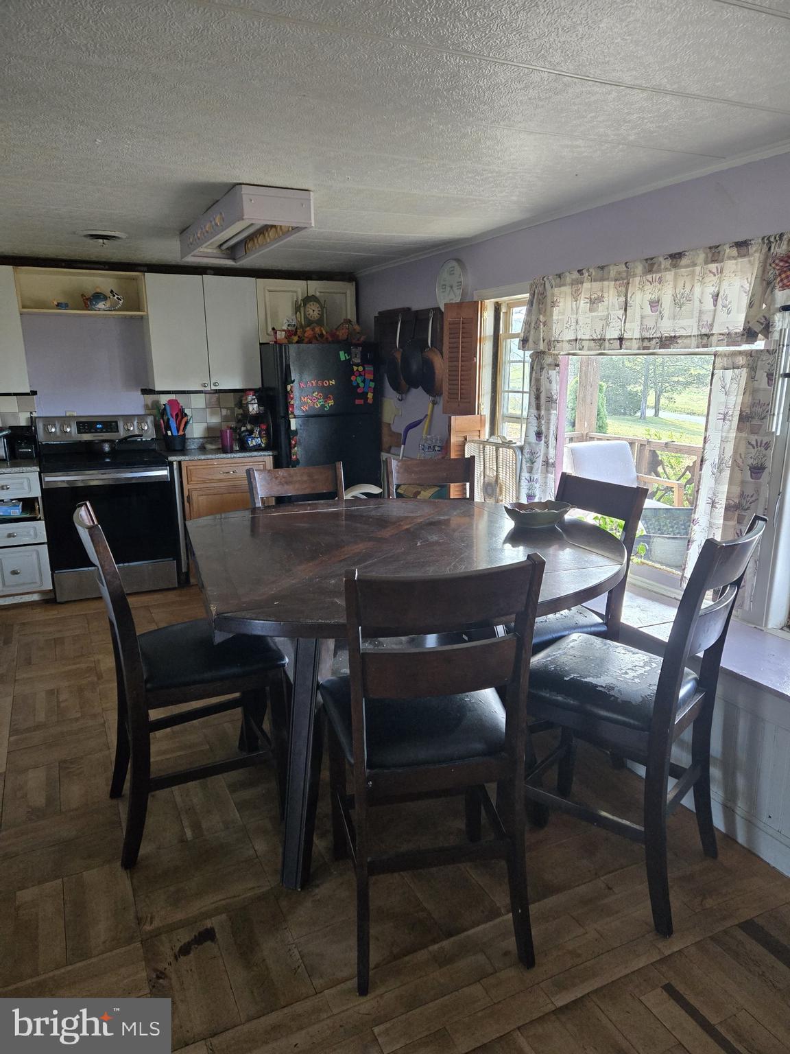 HOUGHLIN LANE - Residential