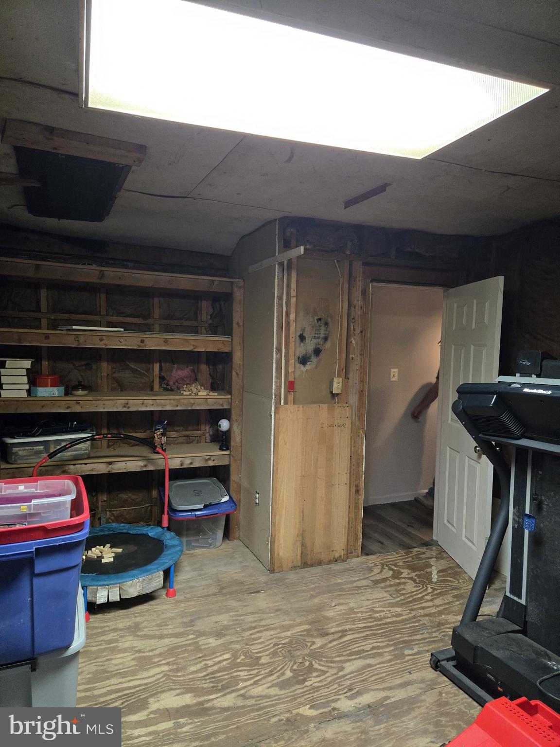 HOUGHLIN LANE - Residential