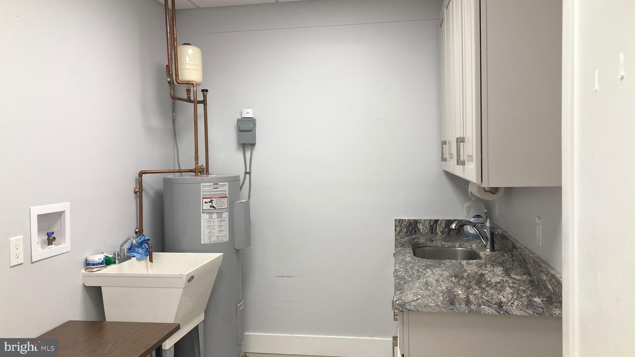 BIRCH - Commercial Lease