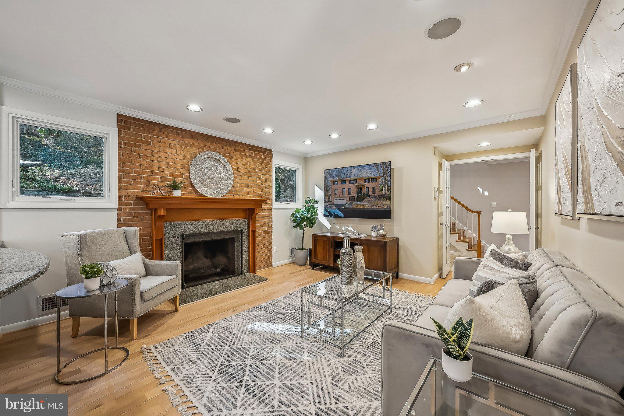 CHAIN BRIDGE HEIGHTS - Residential