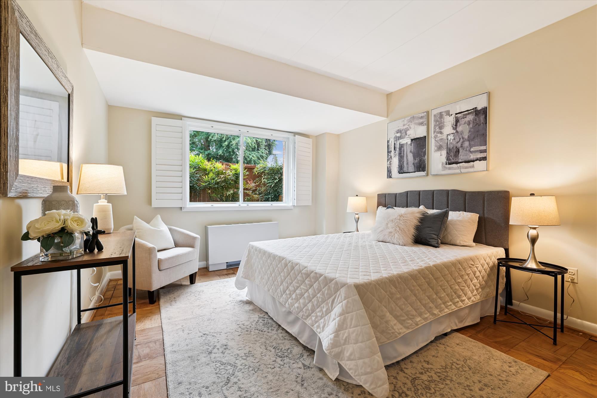 BRADLEY HOUSE - Residential