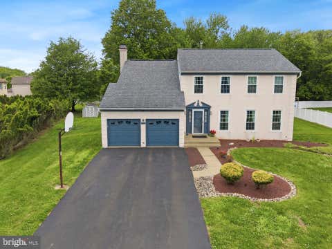 Homes For Sale - 2637 Woodsview Drive<br/> BENSALEM, PA 19020