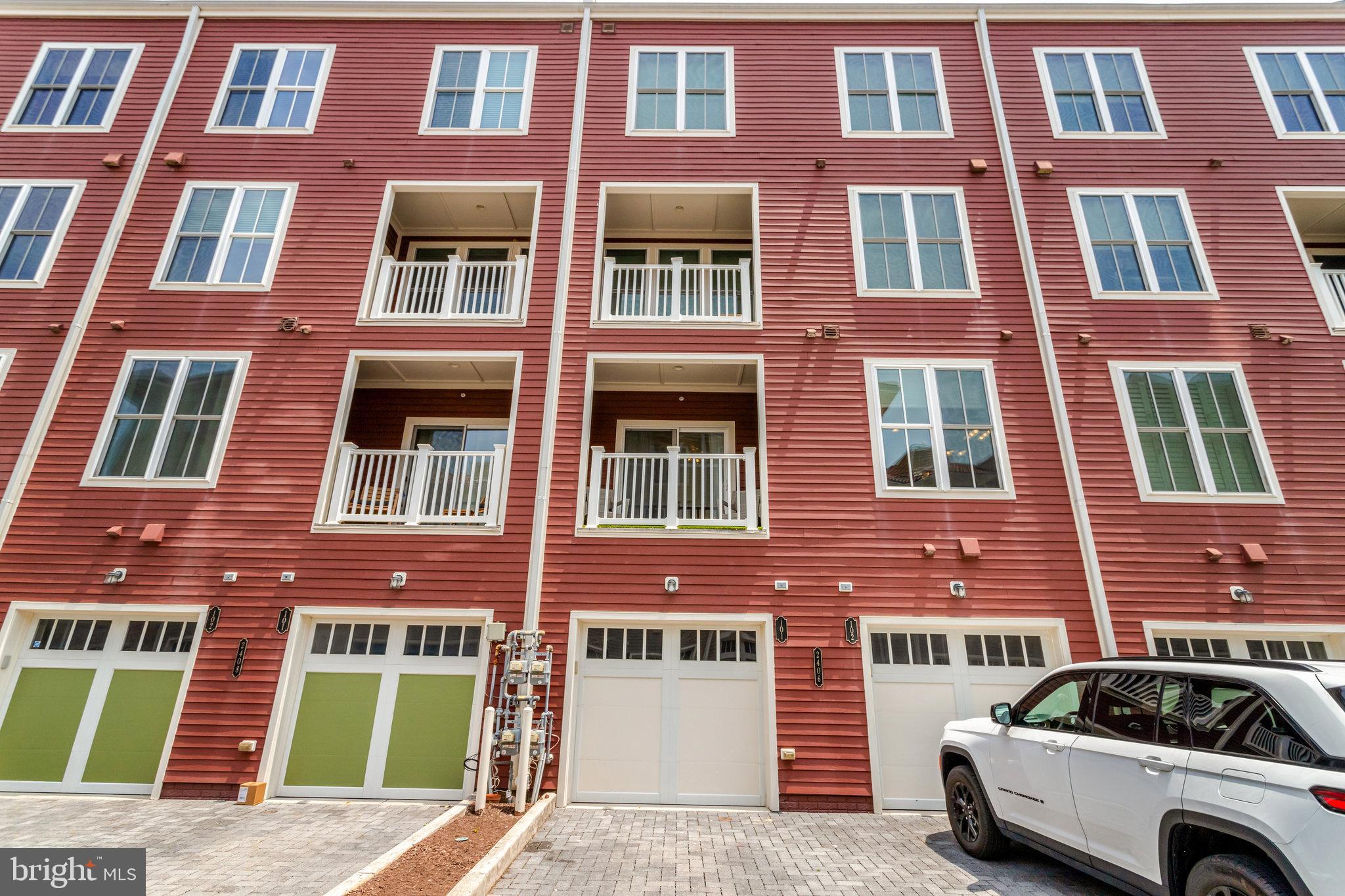 POTOMAC YARD - Residential Lease