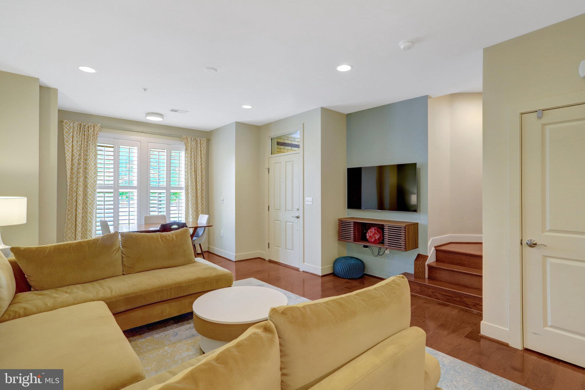 POTOMAC YARD - Residential Lease