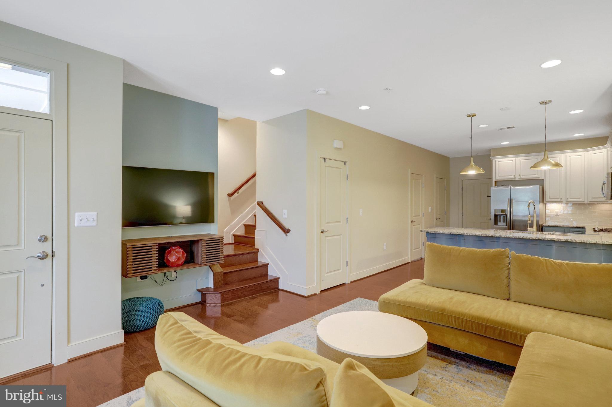 POTOMAC YARD - Residential Lease