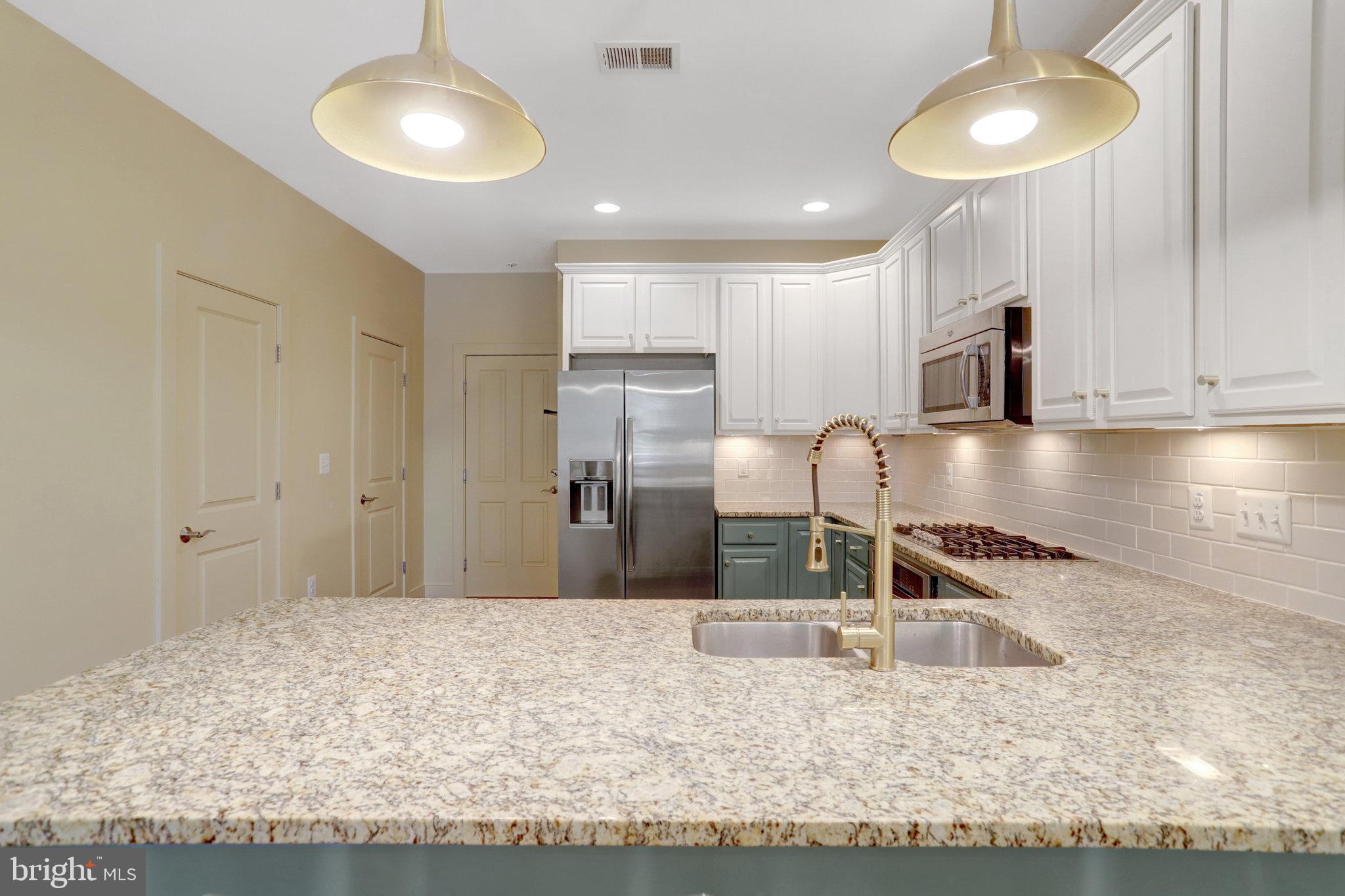 POTOMAC YARD - Residential Lease