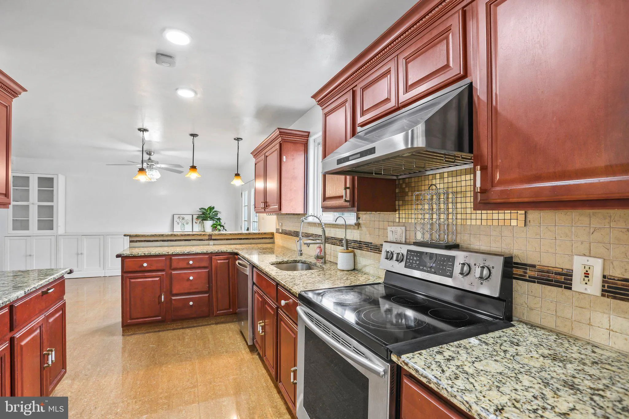 Pennsauken, New Jersey 08109, United States, 4 Bedrooms Bedrooms, ,3 BathroomsBathrooms,Residential,Active,94291