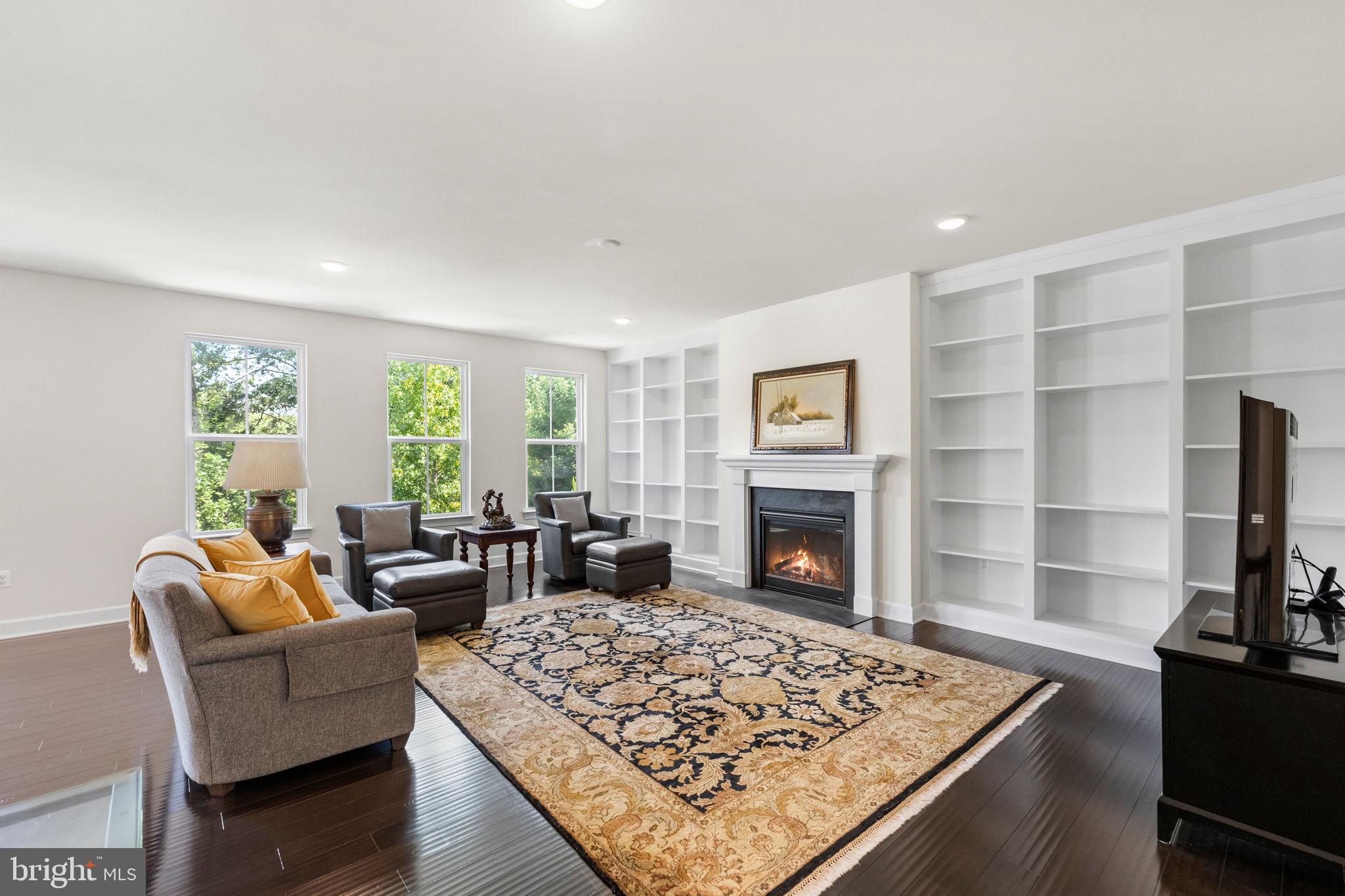 Property Search 525 GLADIOLA WAY