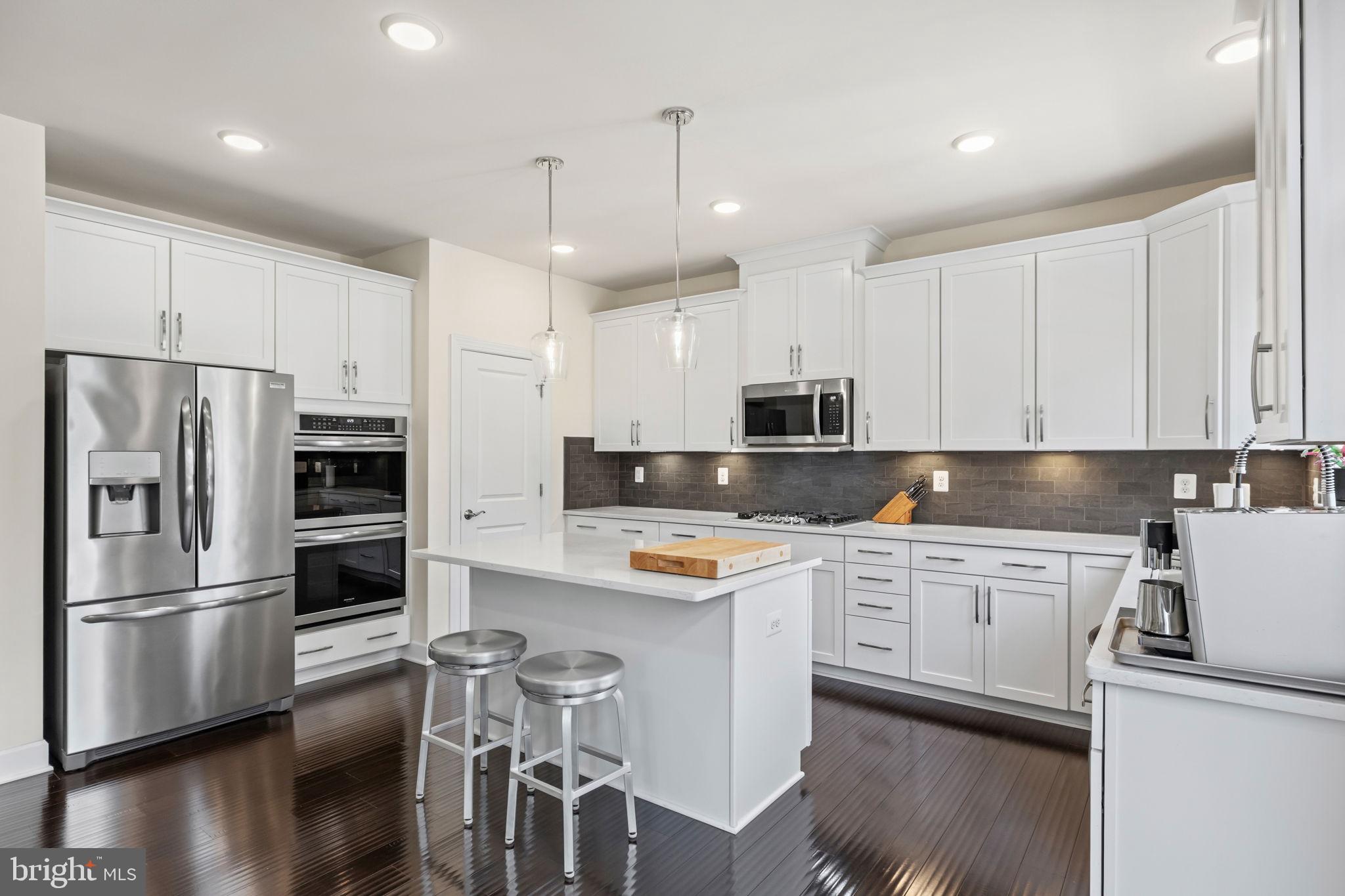 Property Search 525 GLADIOLA WAY