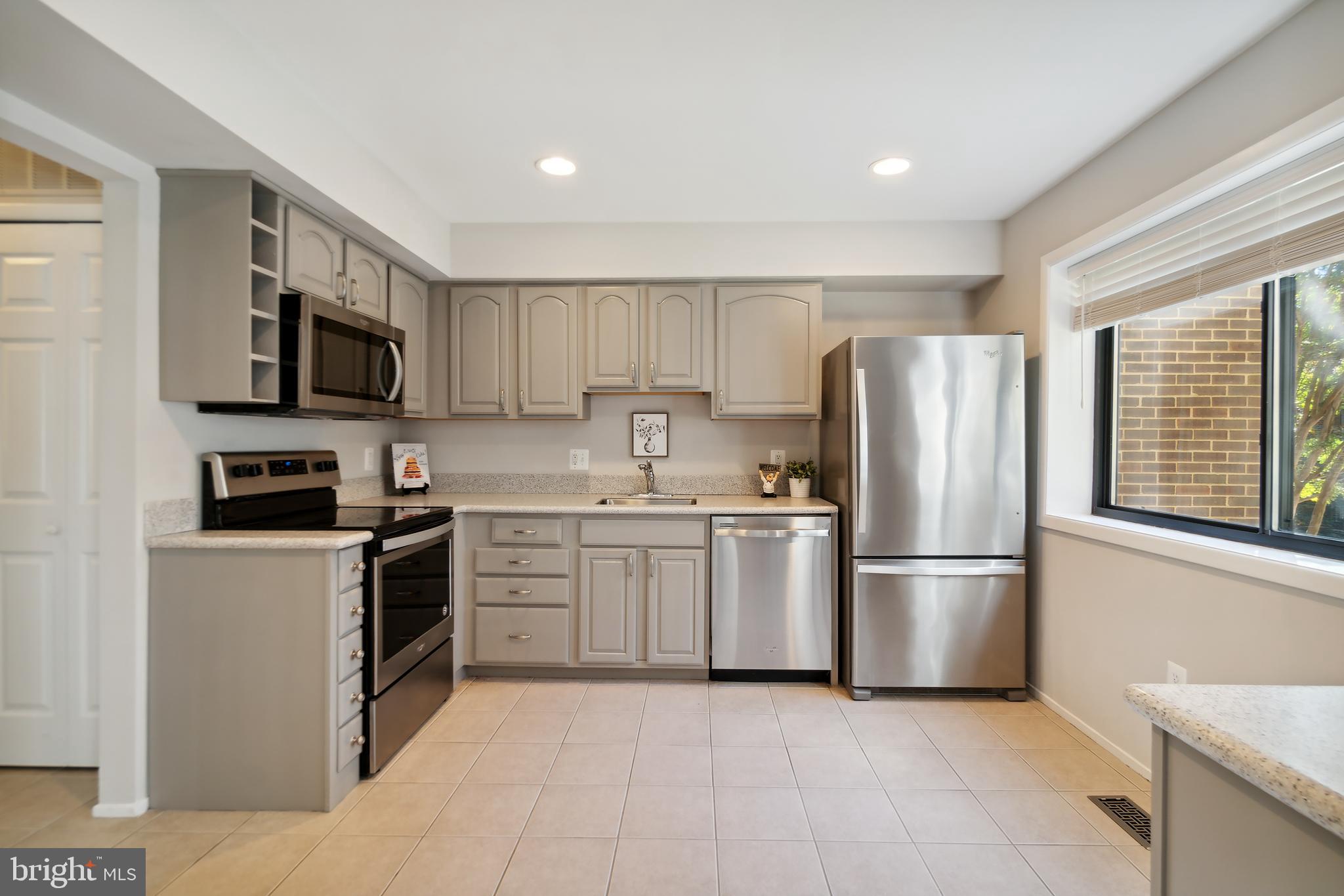 RESTON - Residential