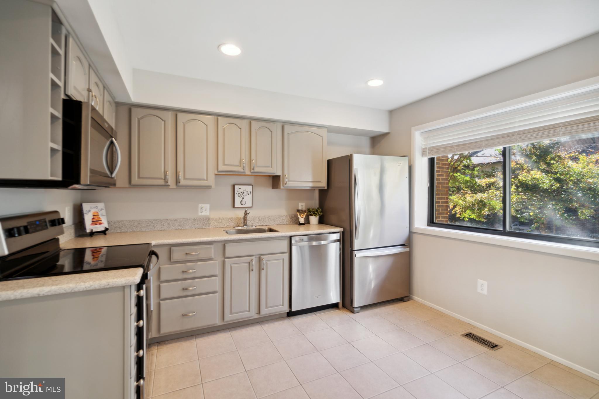 RESTON - Residential