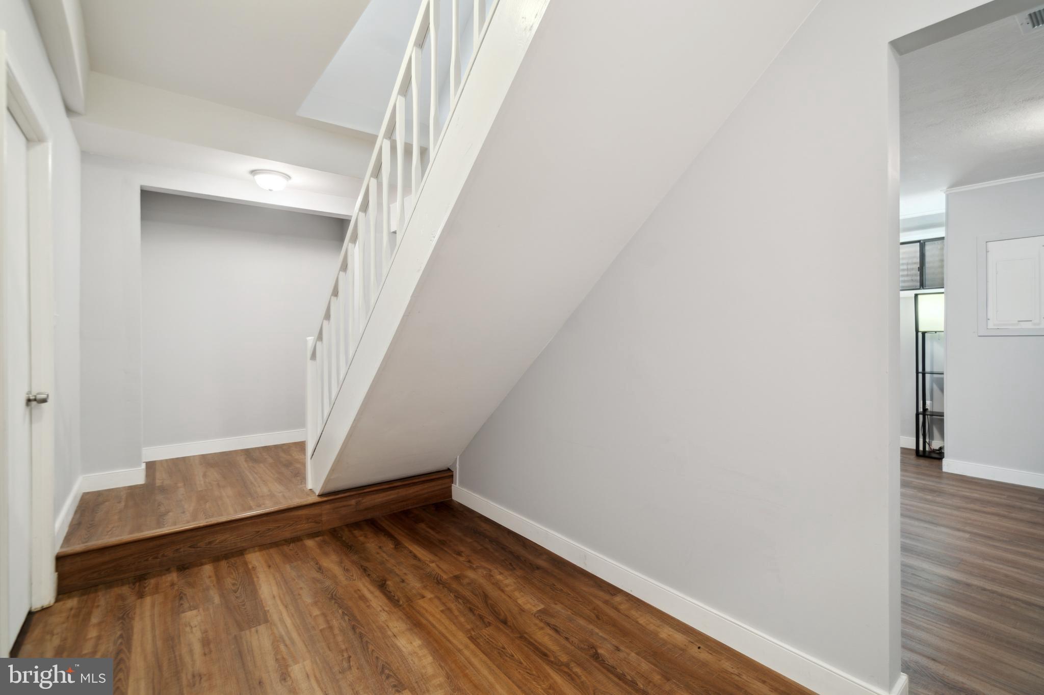 RESTON - Residential