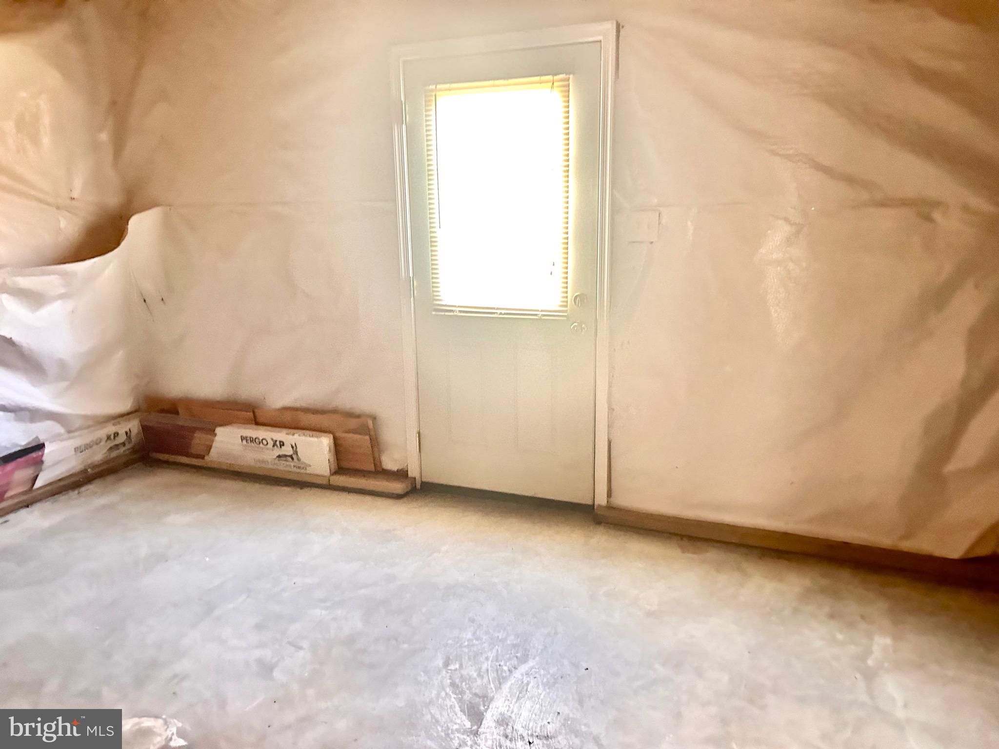 THE MEADOWS - Residential Lease