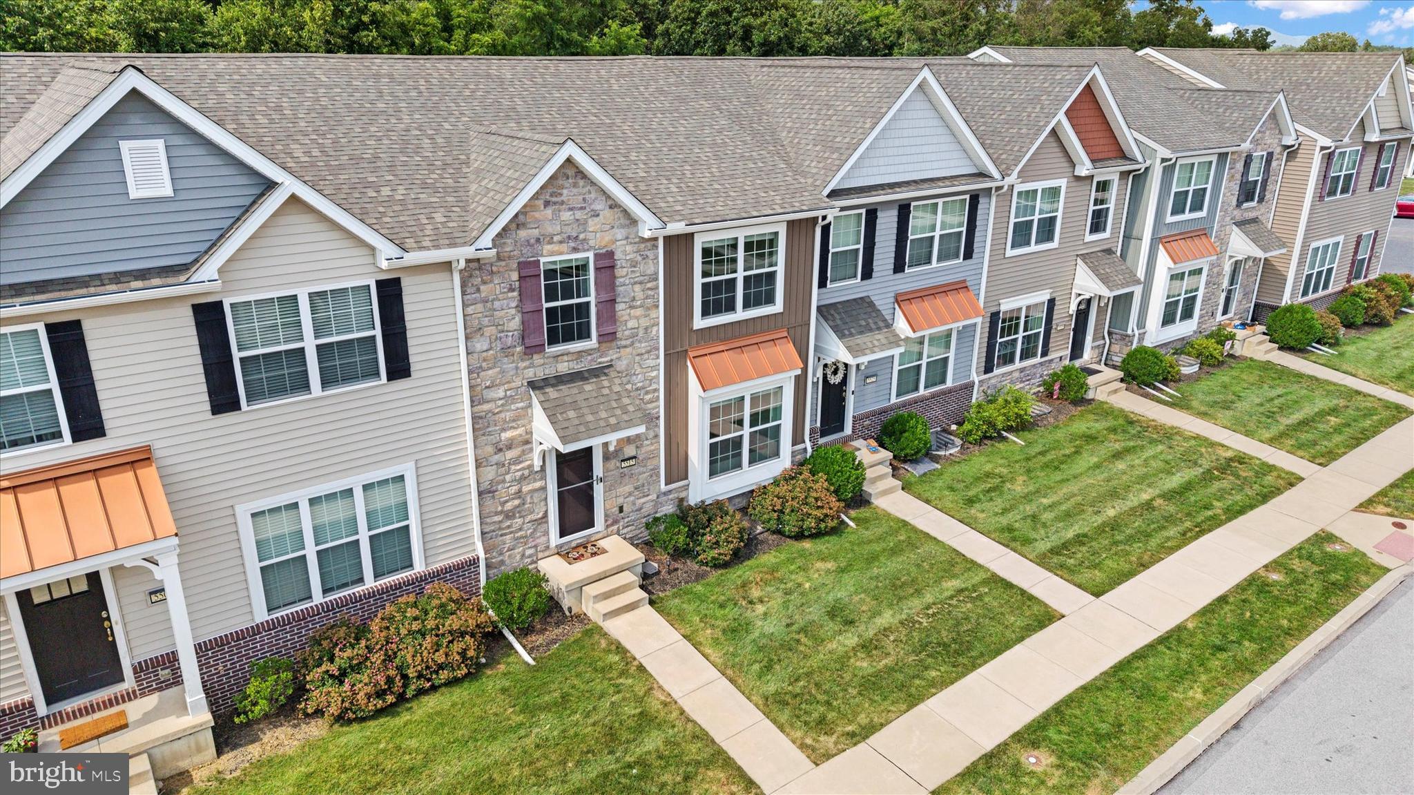 LAUREL RIDGE ESTATES - Residential