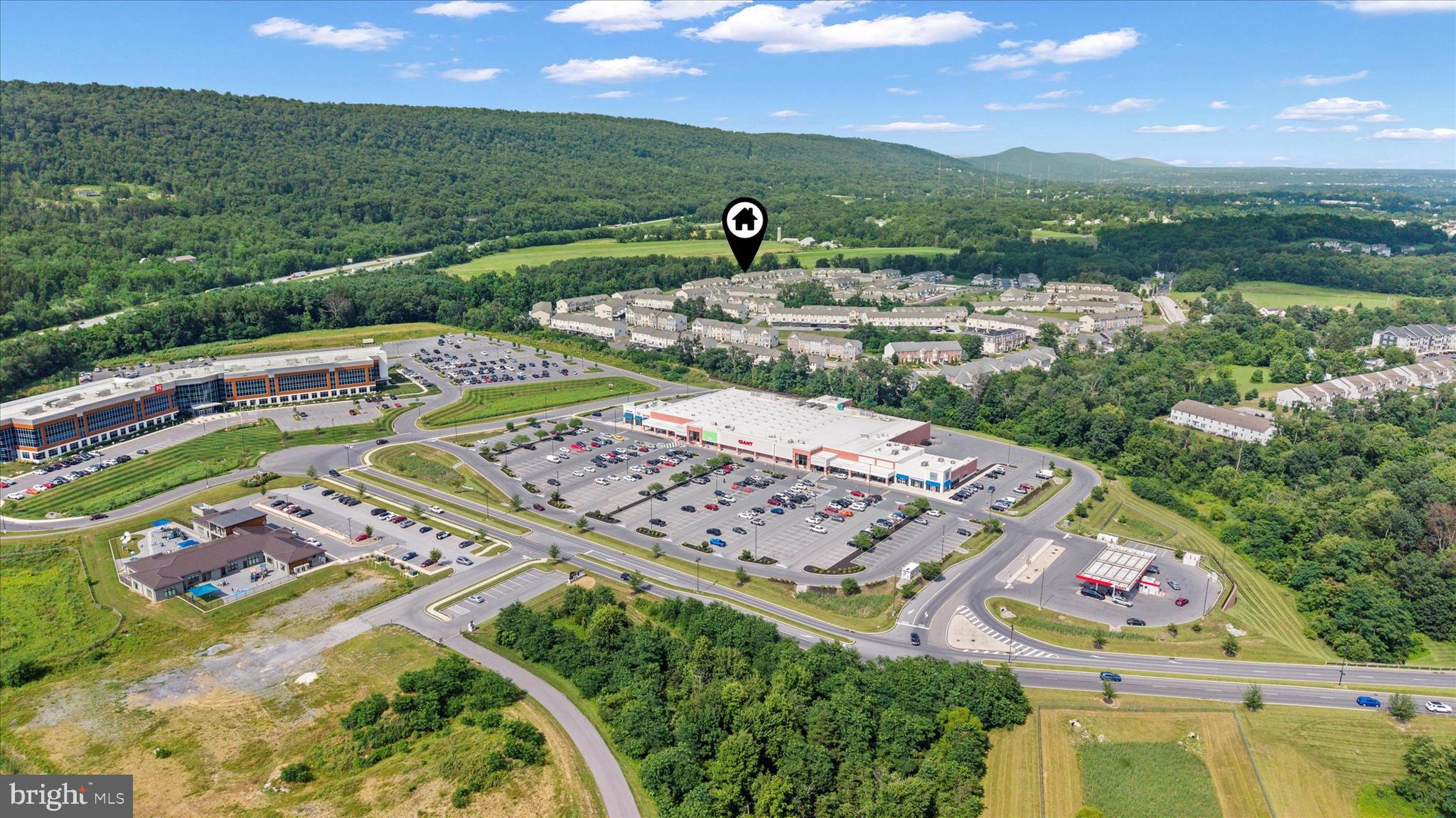 LAUREL RIDGE ESTATES - Residential